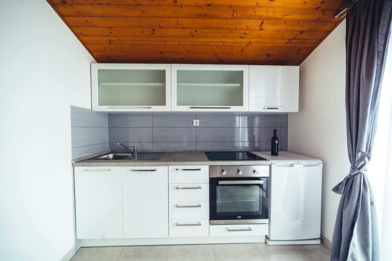 Apartments Juric Селіна Екстер'єр фото