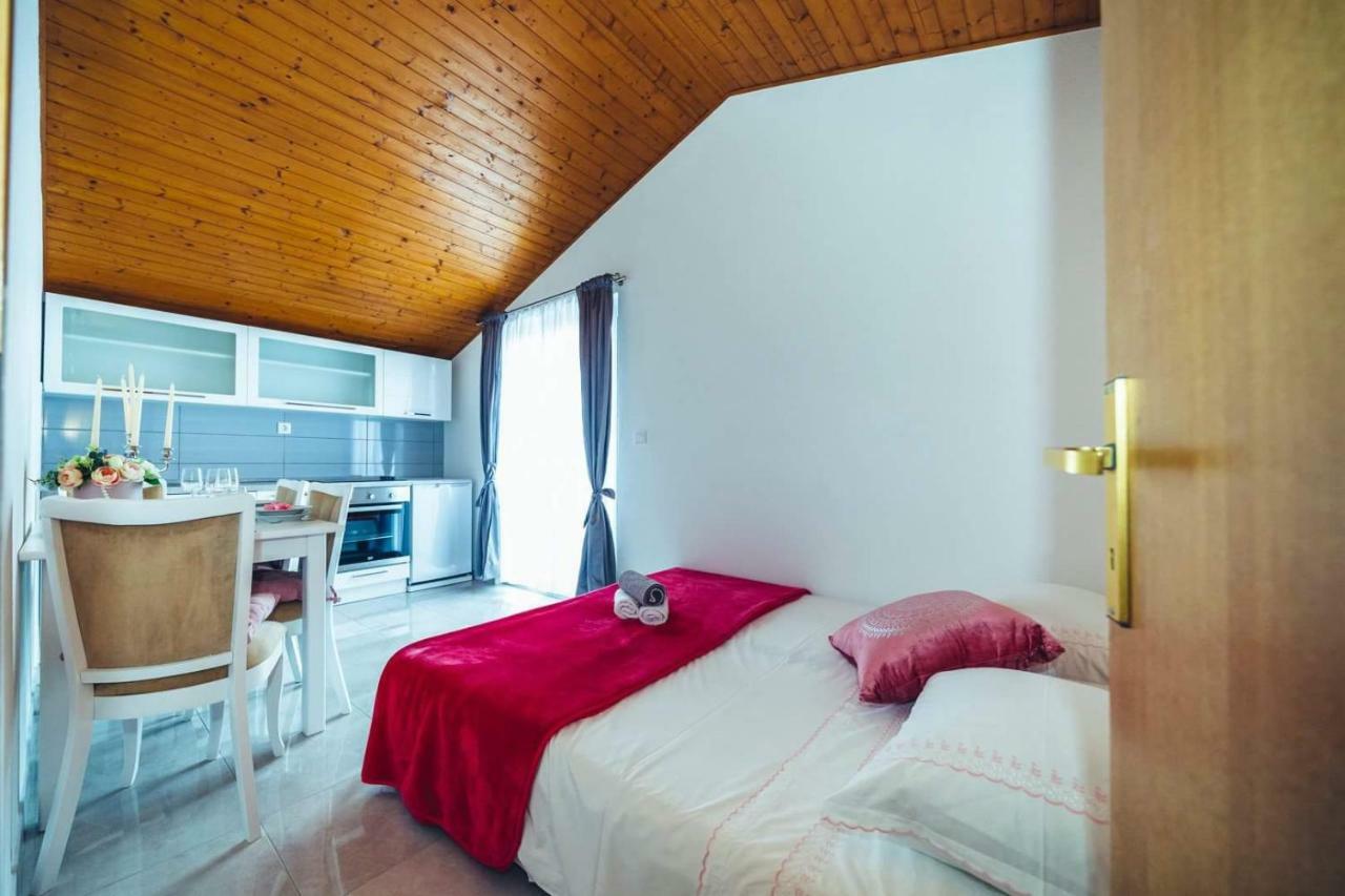 Apartments Juric Селіна Екстер'єр фото